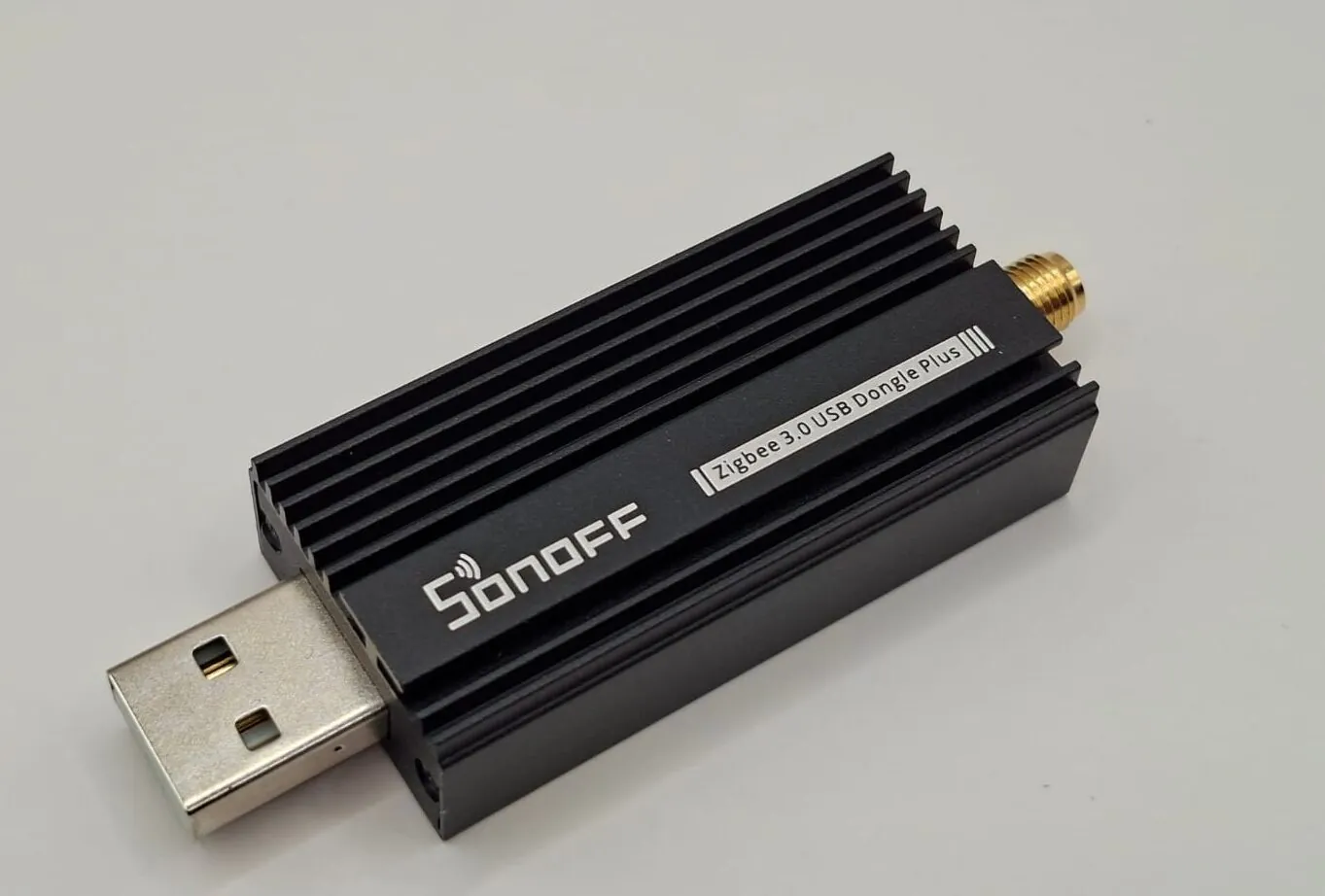 budget zigbee hub sonoff zbdongle e zigbee coordinator unboxing